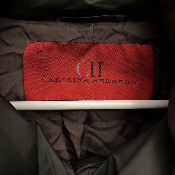 LUXURIOUS Carolina Herrera puffer jacket 🧥 - Picture 7 of 8